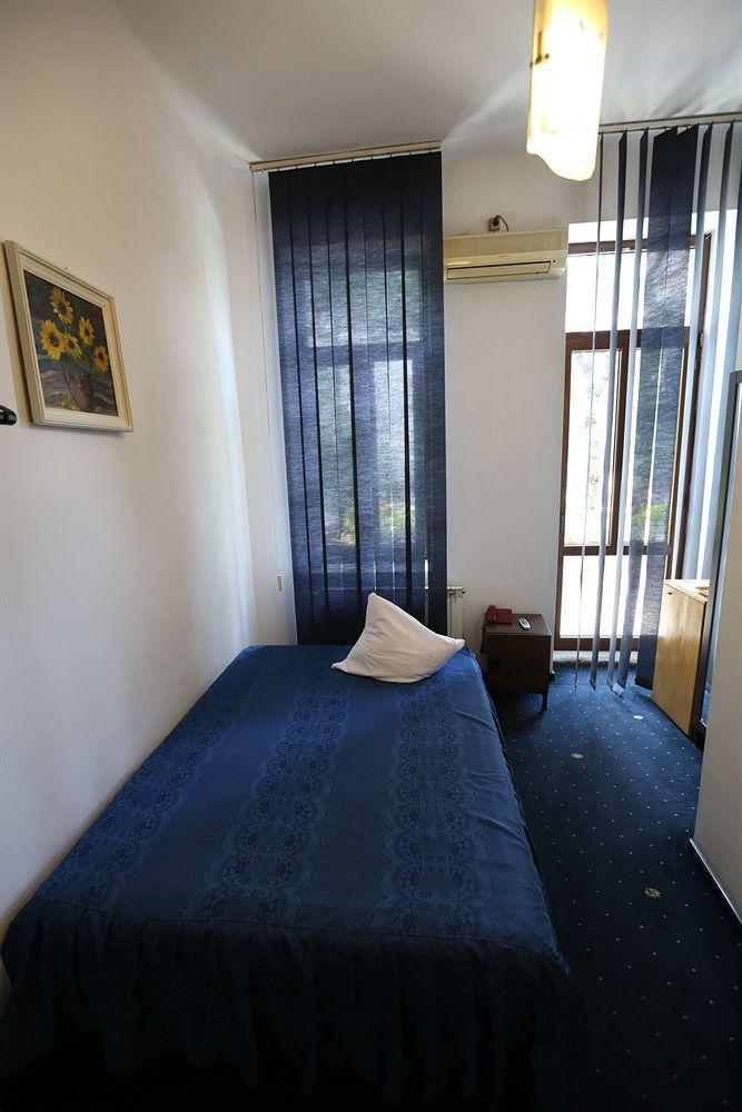 Banat Hotel Bukares Bagian luar foto