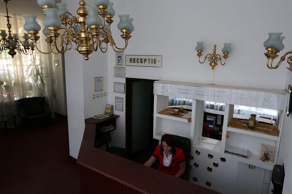 Banat Hotel Bukares Bagian luar foto
