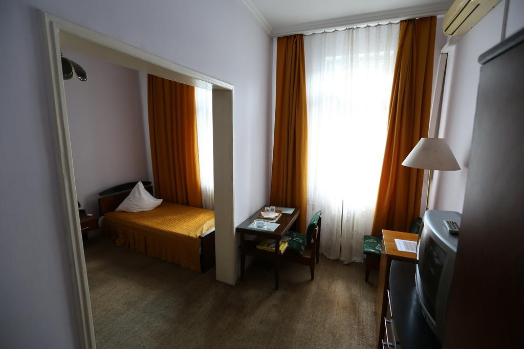 Banat Hotel Bukares Ruang foto