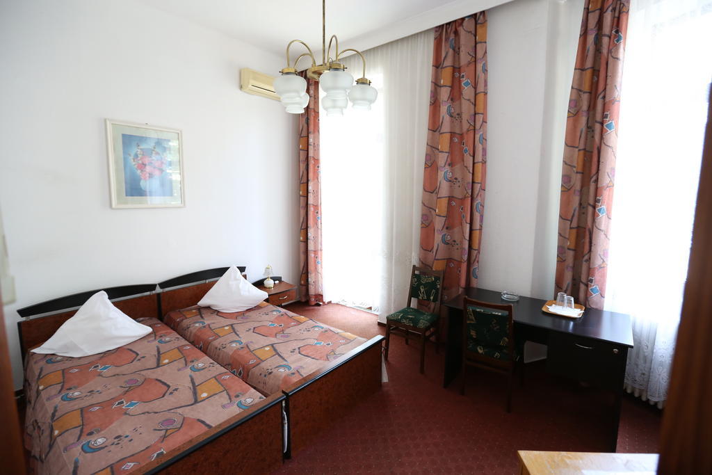 Banat Hotel Bukares Ruang foto