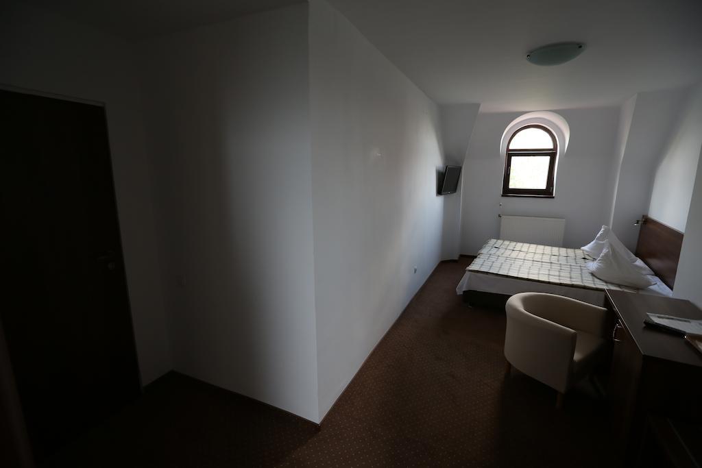 Banat Hotel Bukares Bagian luar foto