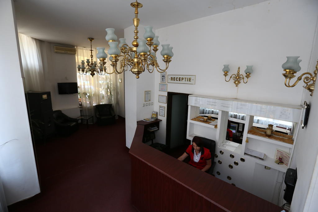 Banat Hotel Bukares Bagian luar foto